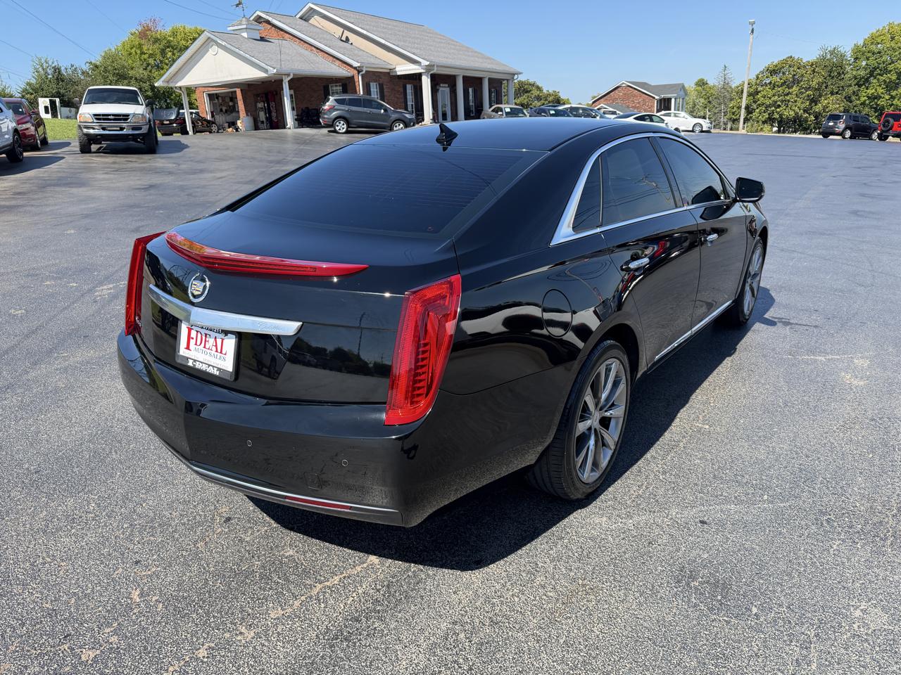 Cadillac XTS 4dr Sdn FWD 2013