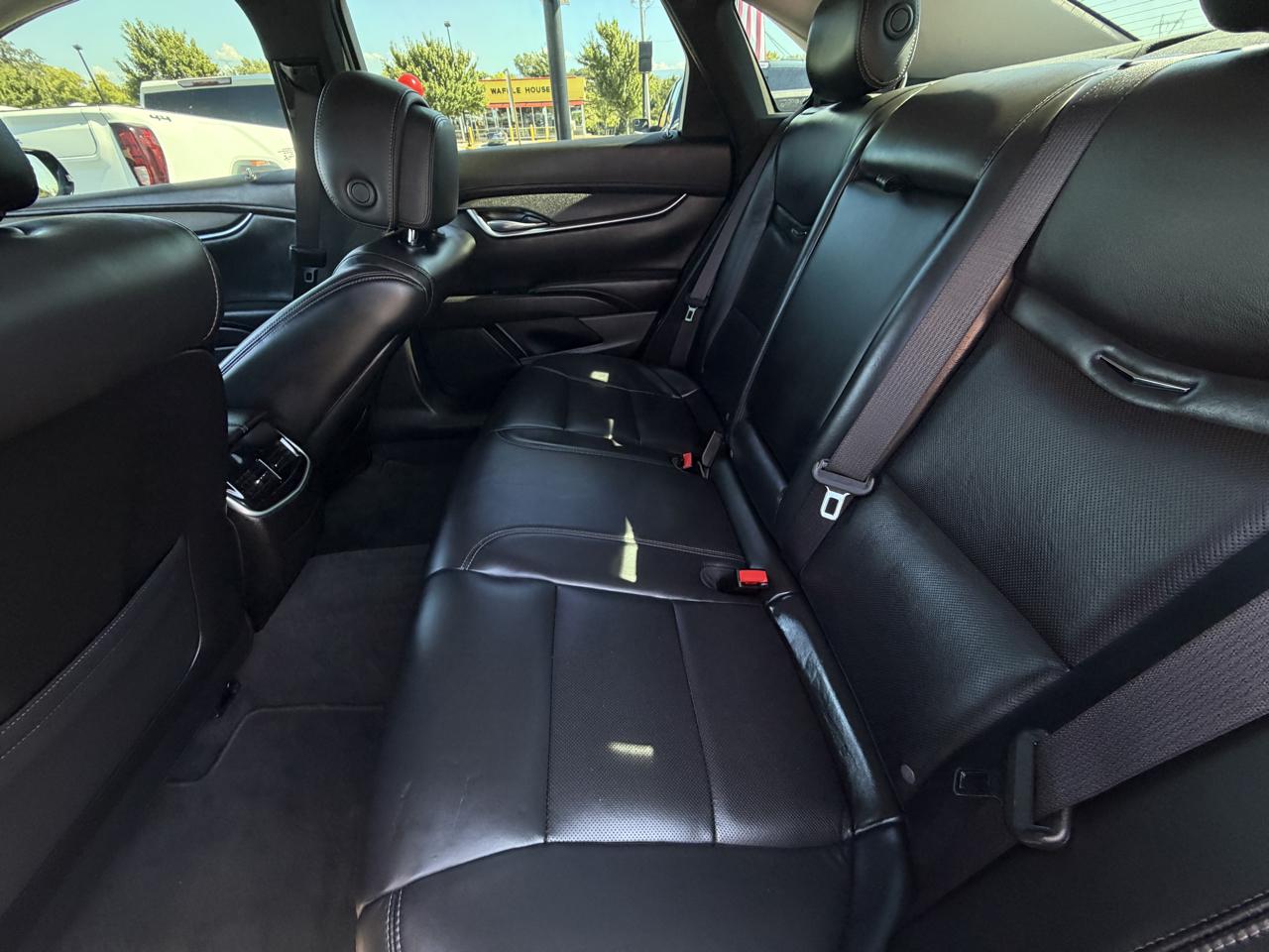 Cadillac XTS 4dr Sdn FWD 2013