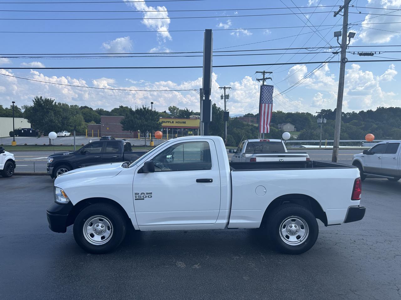 RAM 1500 Classic Tradesman 4x2 Reg Cab 6'4" Box 2022