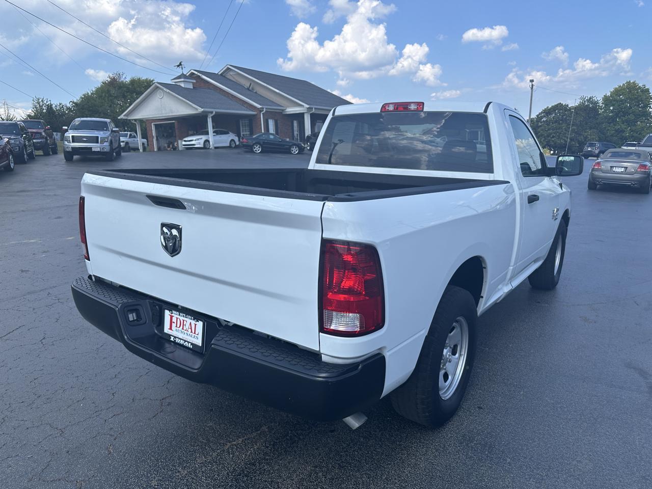 RAM 1500 Classic Tradesman 4x2 Reg Cab 6'4" Box 2022