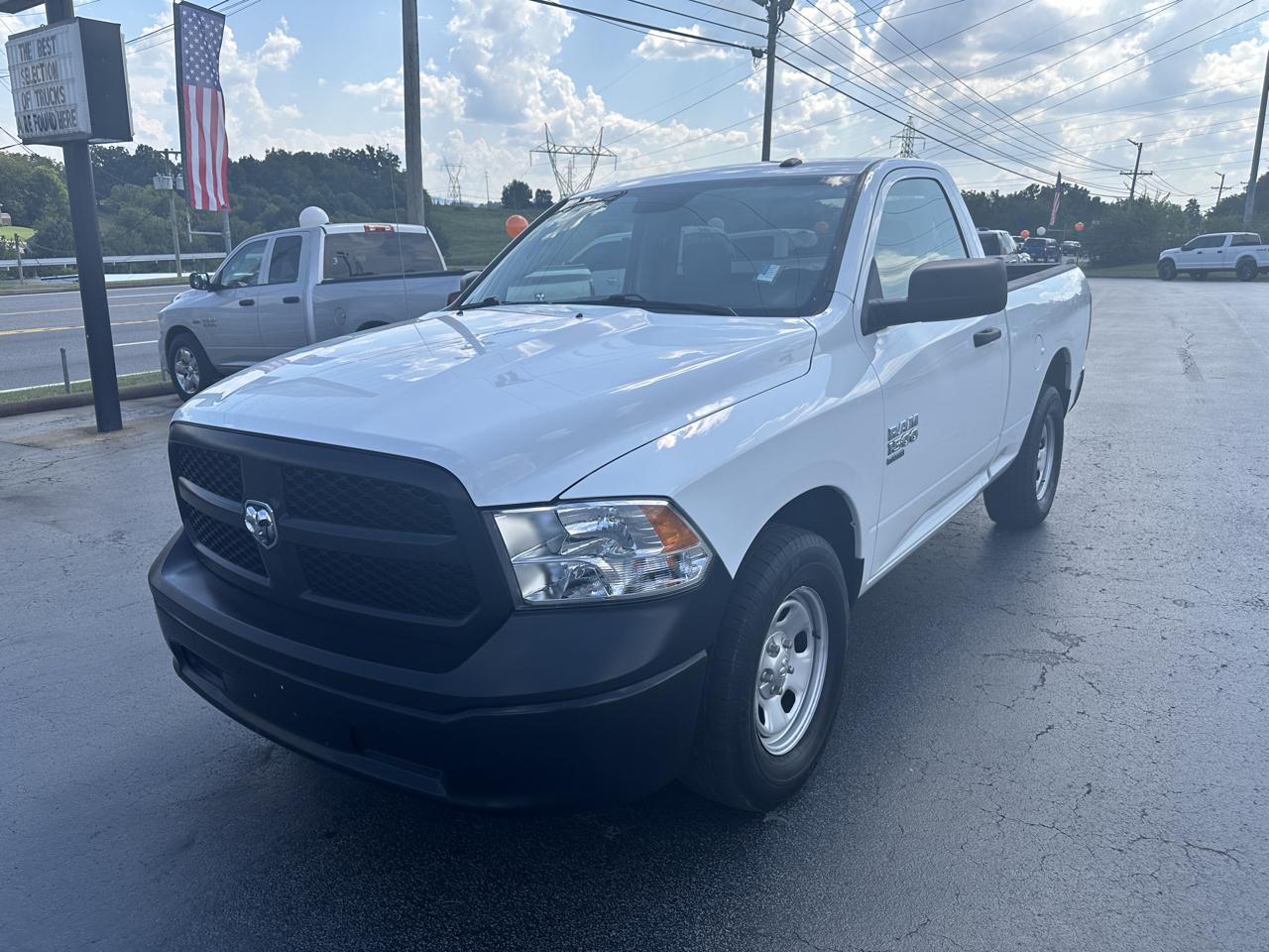 RAM 1500 Classic Tradesman 4x2 Reg Cab 6'4" Box 2022