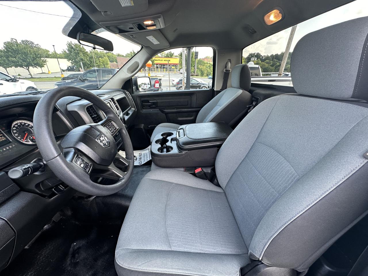 RAM 1500 Classic Tradesman 4x2 Reg Cab 6'4" Box 2022