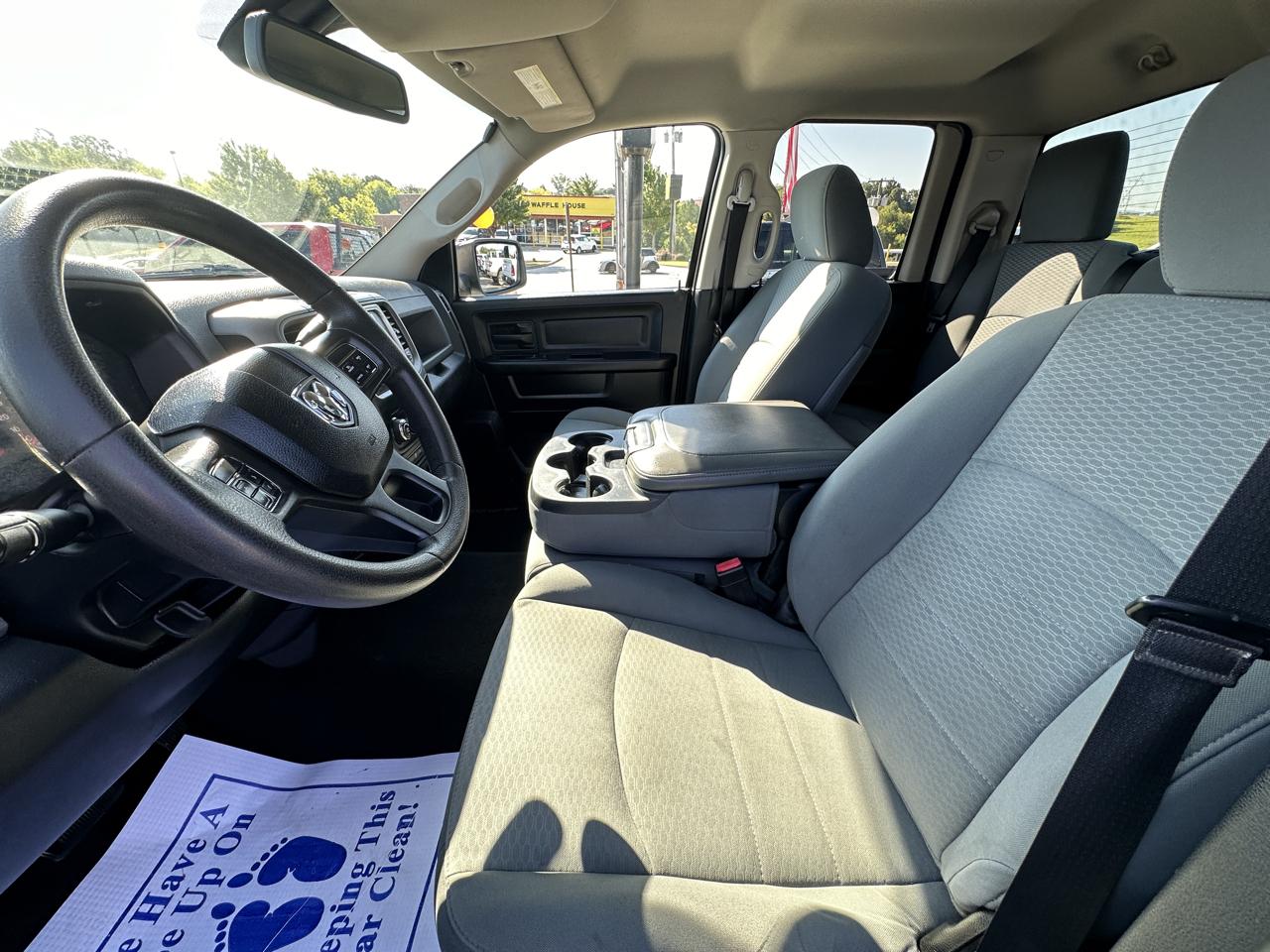 RAM 1500 4WD Quad Cab 140.5" Express 2013