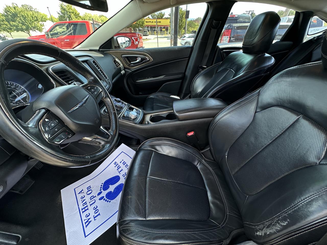 Chrysler 200 4dr Sdn C AWD 2015