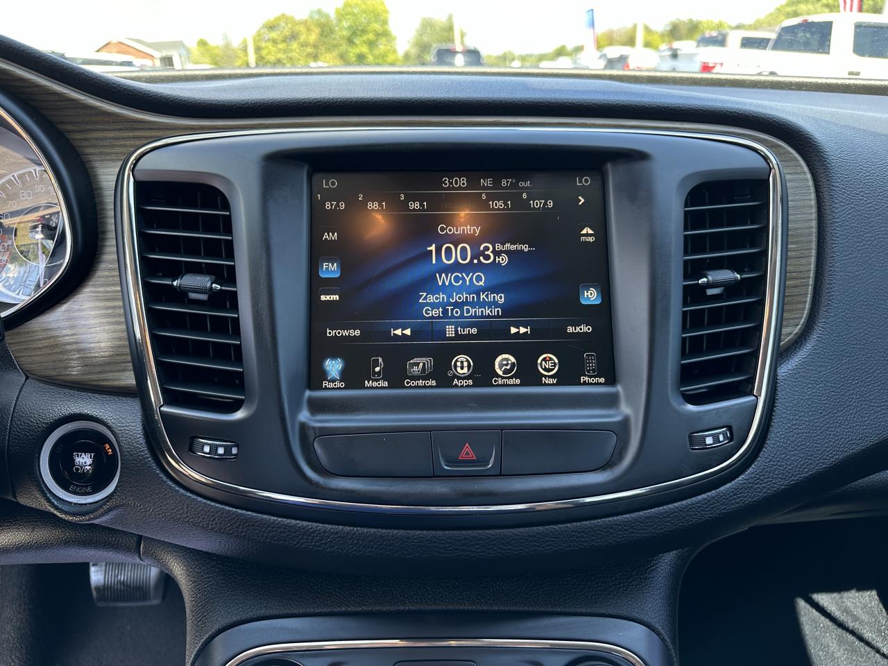 Chrysler 200 4dr Sdn C AWD 2015