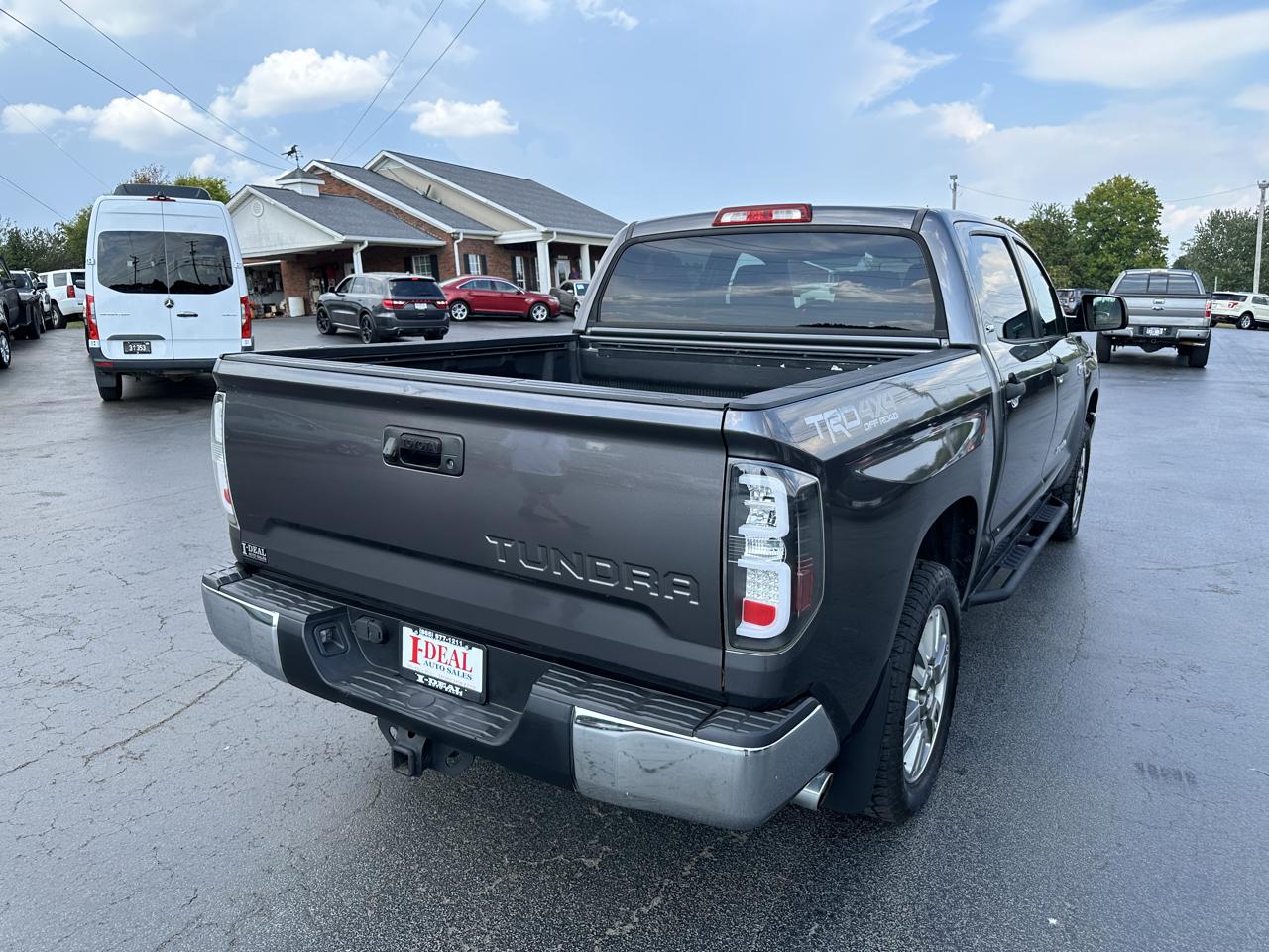 Toyota Tundra 4WD SR5 CrewMax 5.5' Bed 5.7L (Natl) 2017