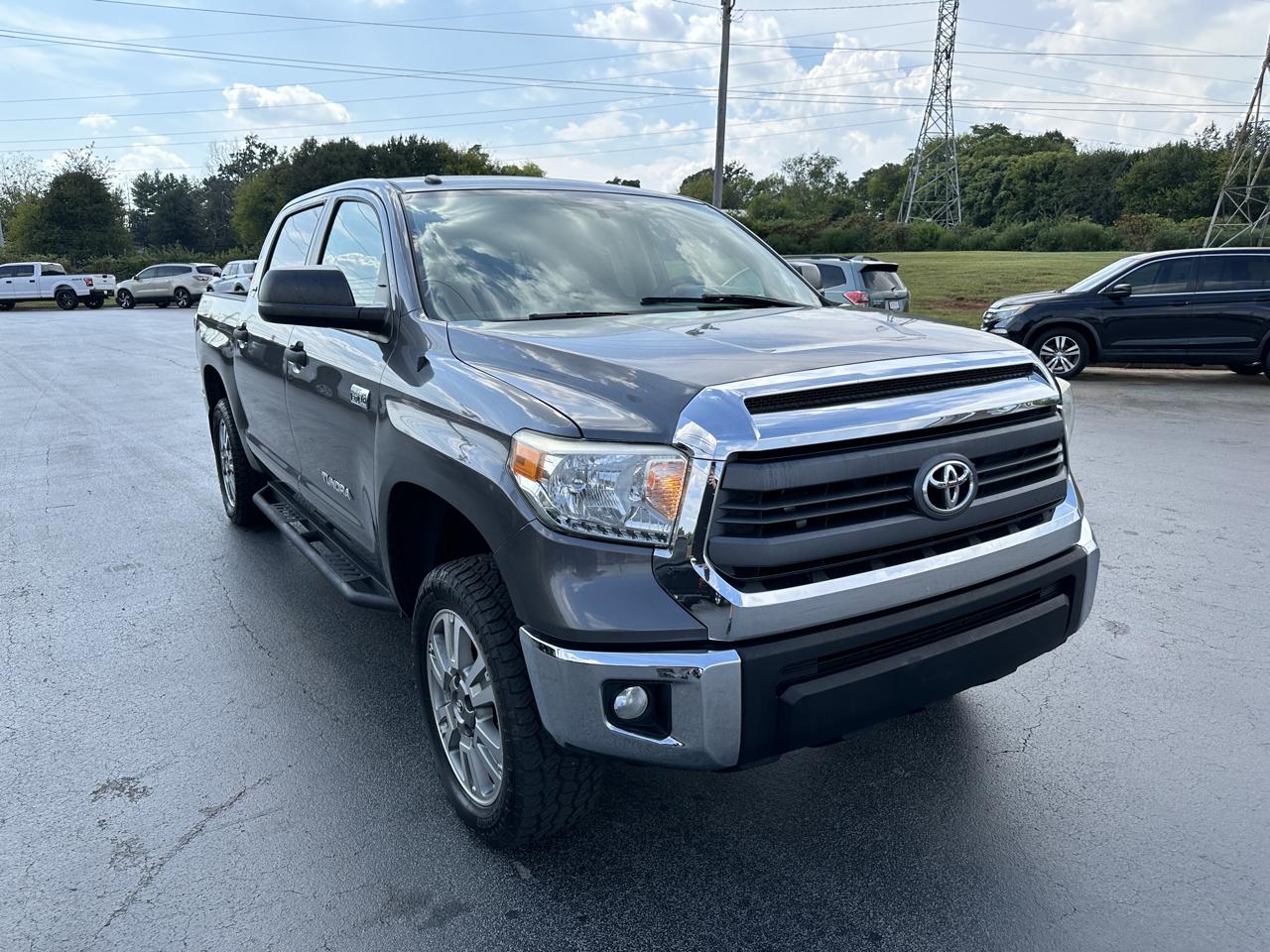 Toyota Tundra 4WD SR5 CrewMax 5.5' Bed 5.7L (Natl) 2017