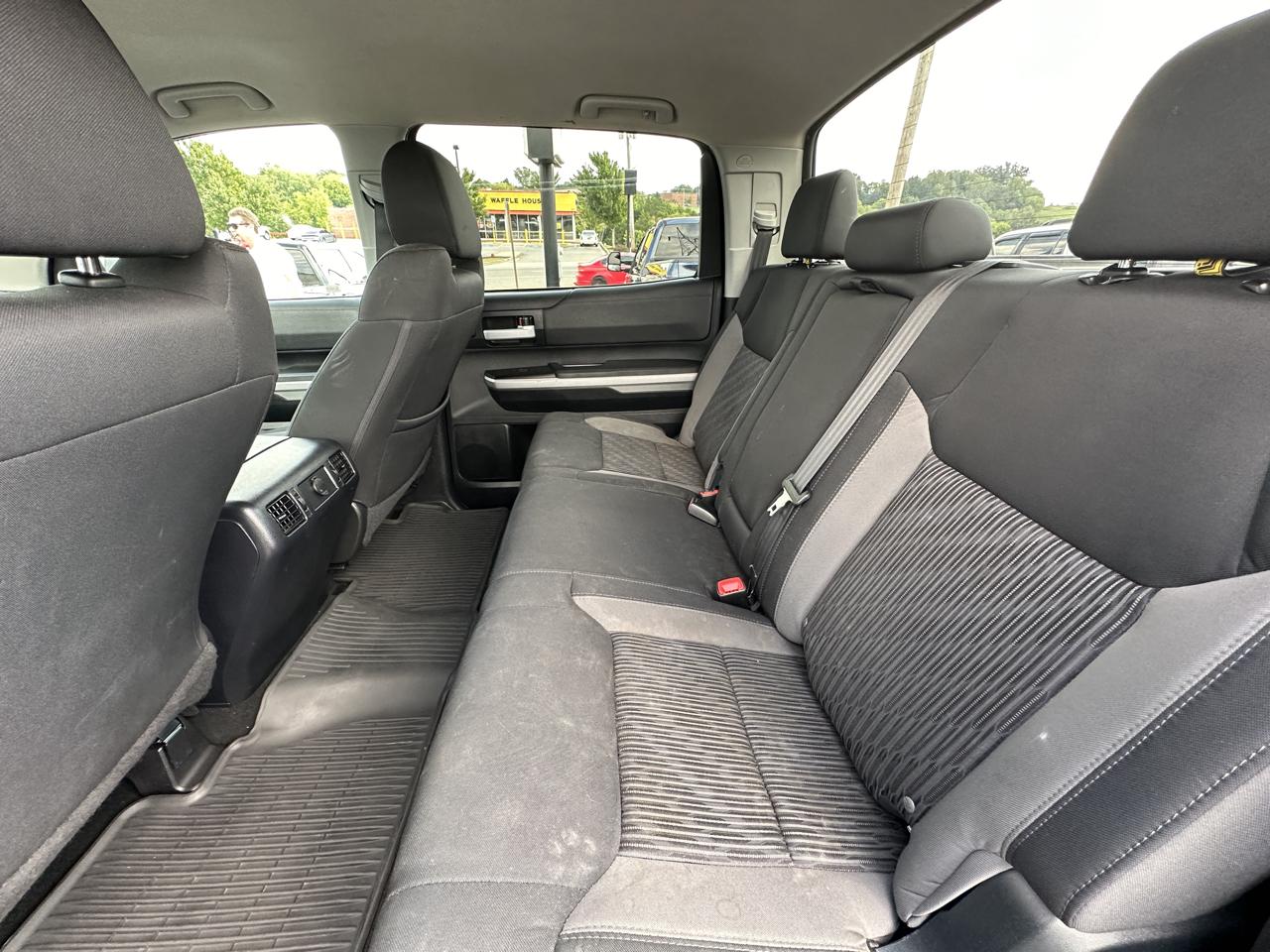 Toyota Tundra 4WD SR5 CrewMax 5.5' Bed 5.7L (Natl) 2017