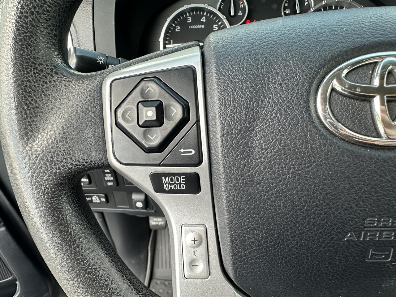 Toyota Tundra 4WD SR5 CrewMax 5.5' Bed 5.7L (Natl) 2017