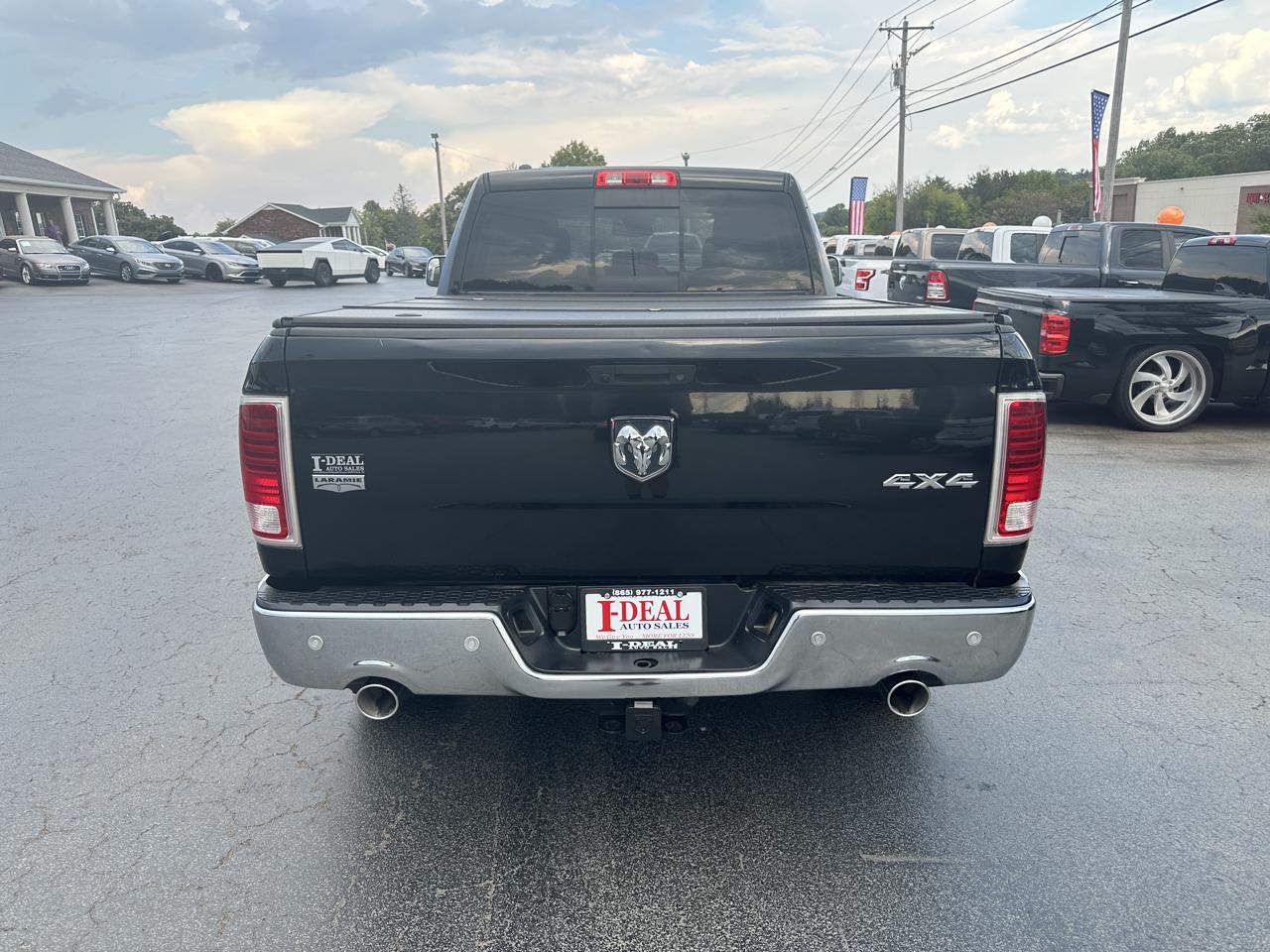RAM 1500 4WD Quad Cab 140.5" Laramie 2014