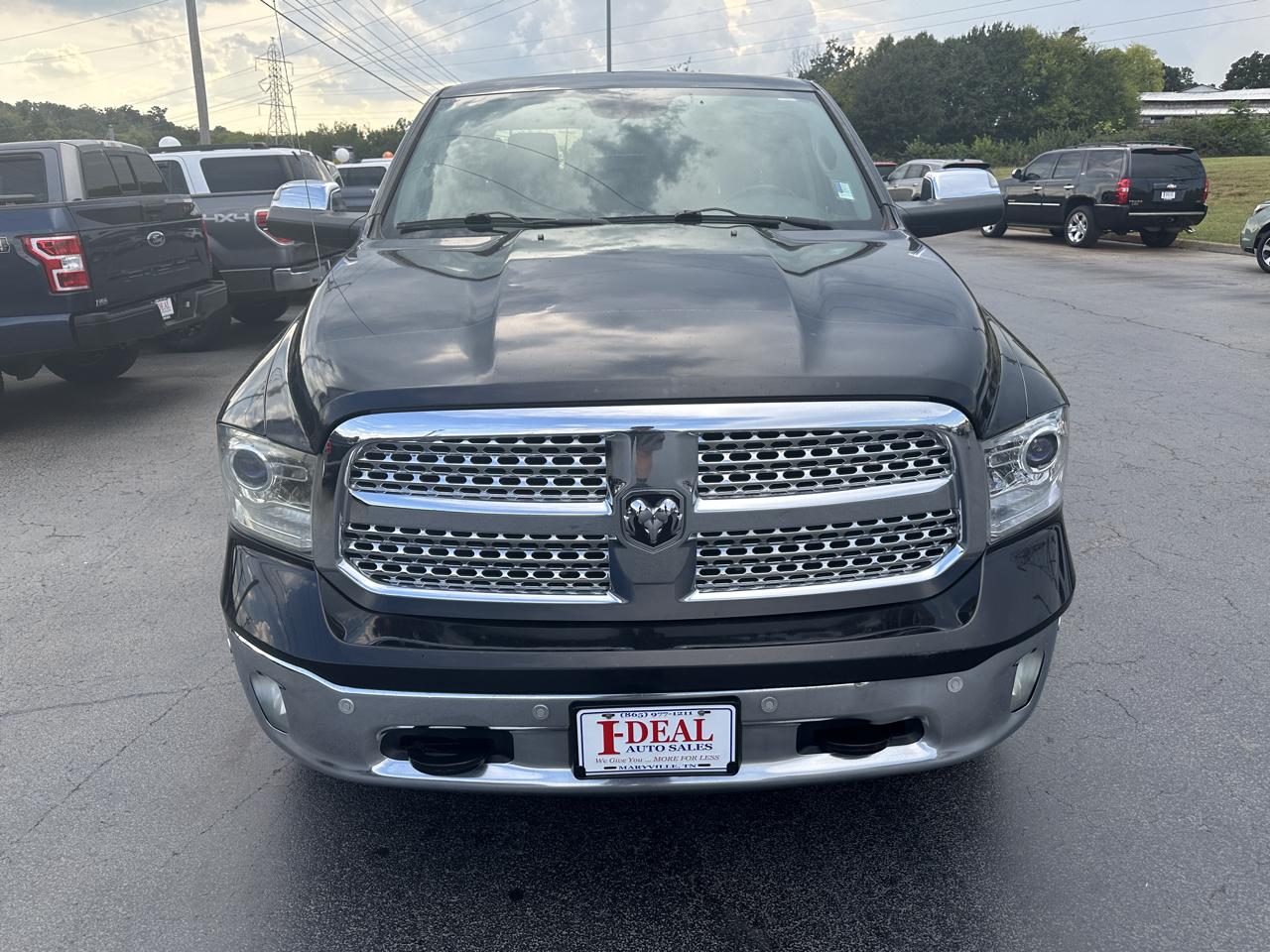 RAM 1500 4WD Quad Cab 140.5" Laramie 2014