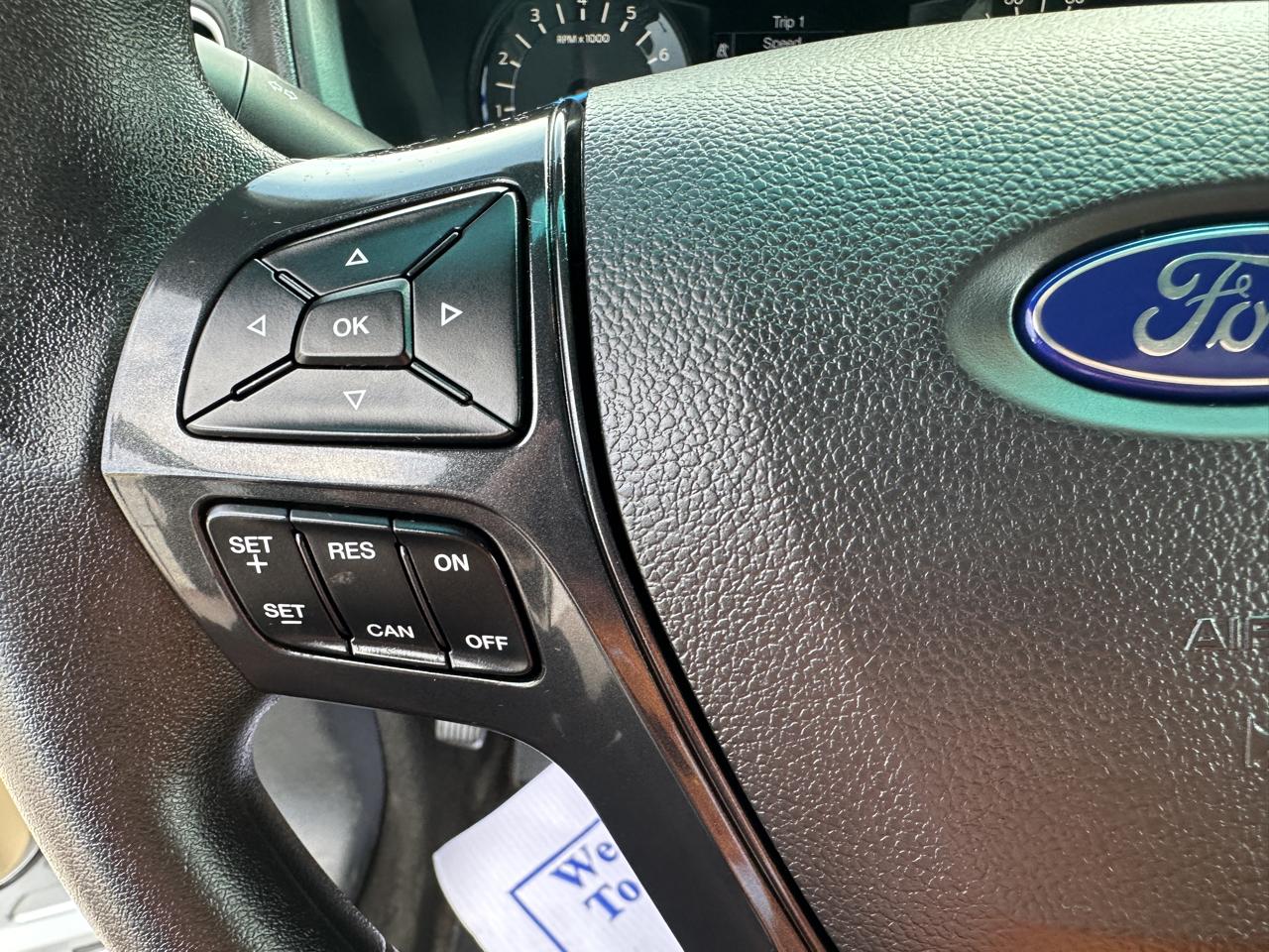 Ford Explorer Base 4WD 2017