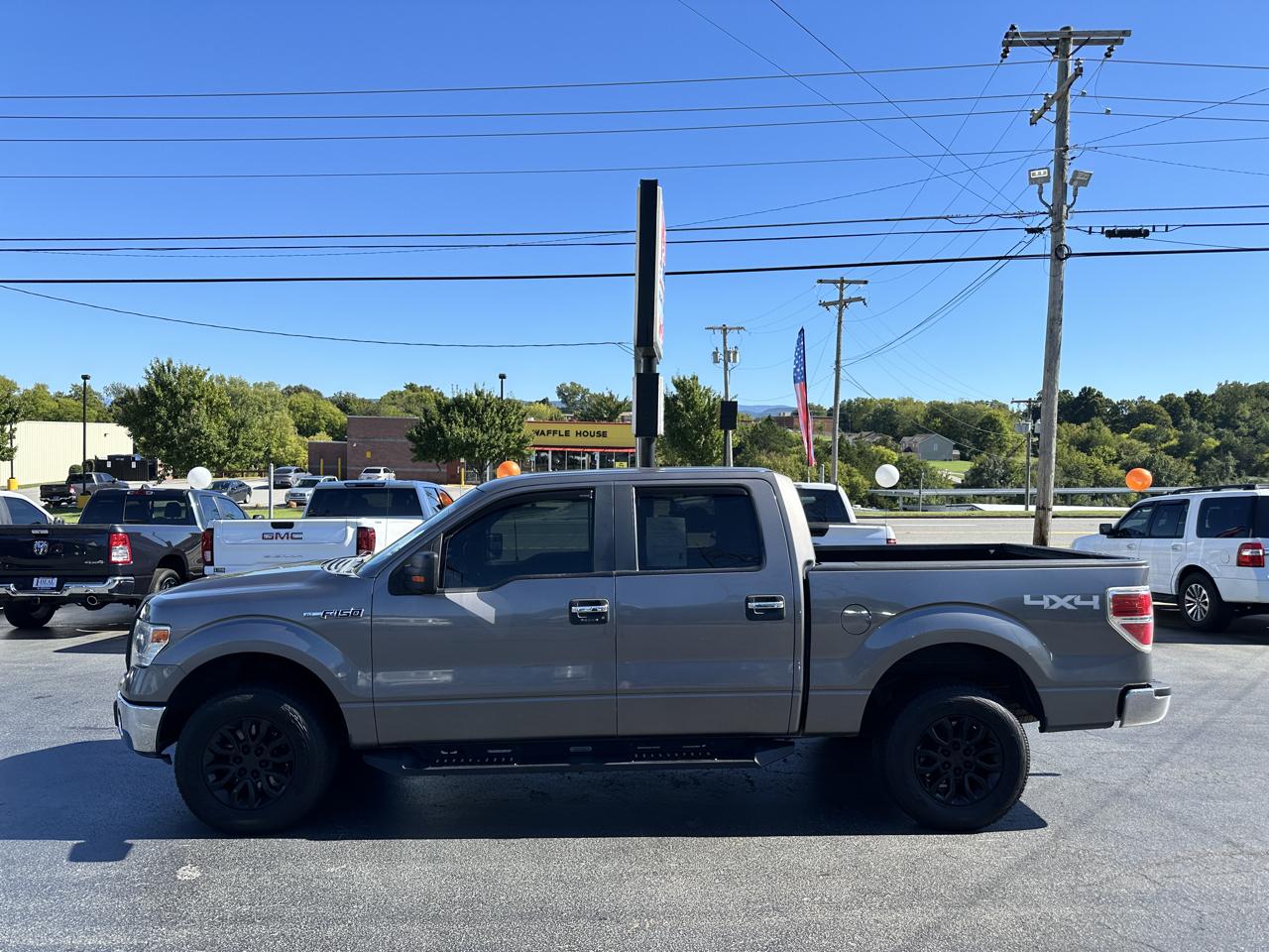 2014 Ford F-150 4WD SuperCrew 145" XLT