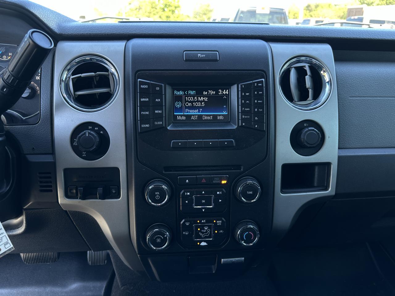 Ford F-150 4WD SuperCrew 145" XLT 2014