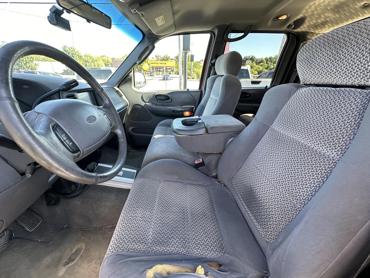 Ford F-150 SuperCrew 139" XLT 4WD 2002