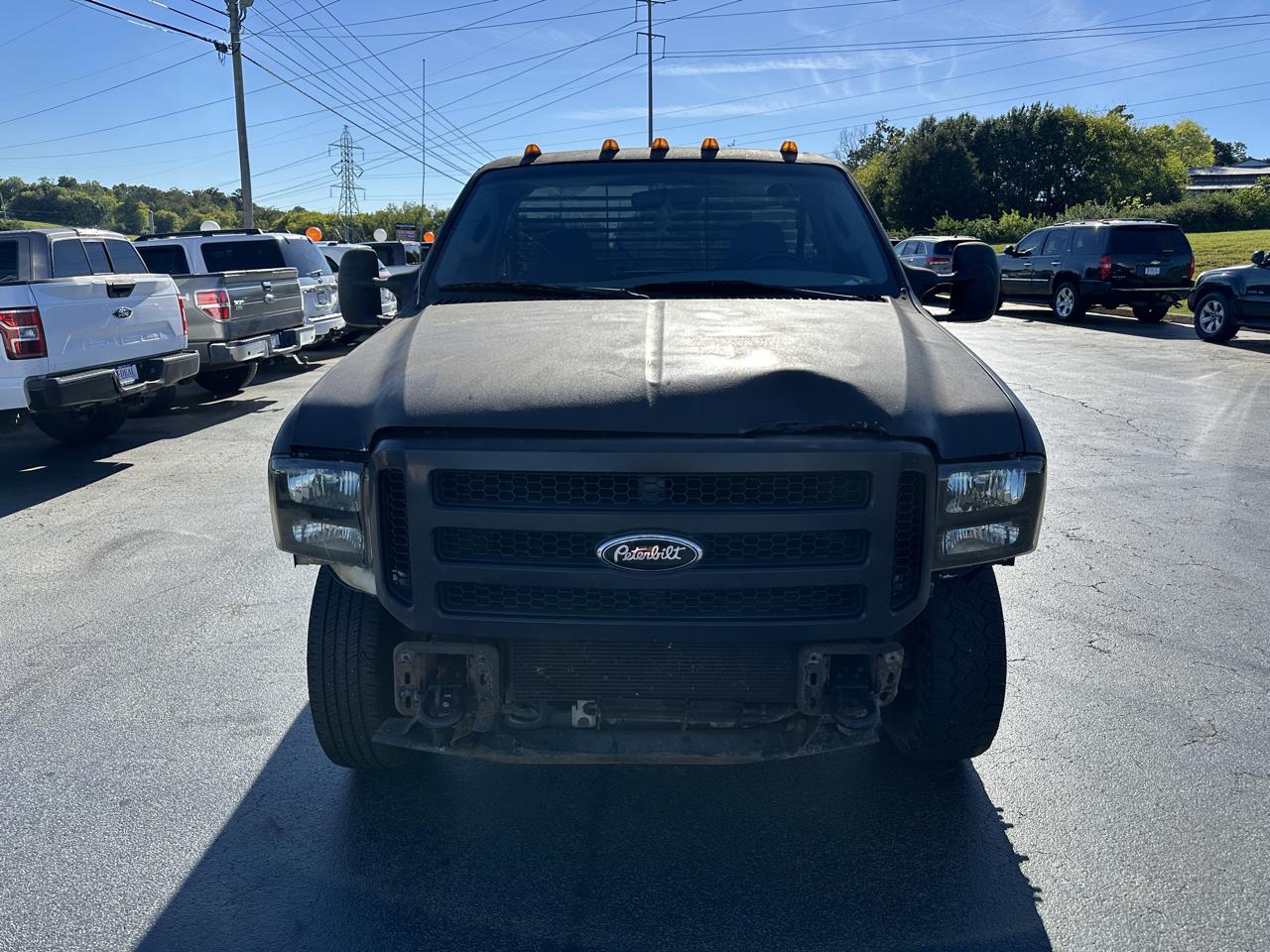 Ford Super Duty F-350 DRW Reg Cab 141" WB 60" CA XLT 4WD 2005