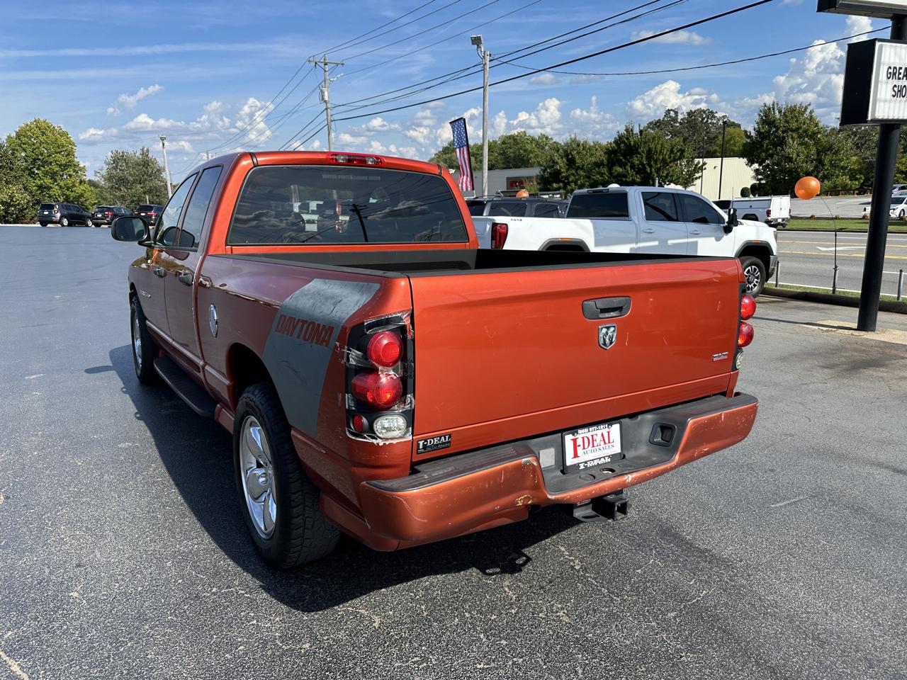 Dodge Ram 1500 4dr Quad Cab 140.5" WB SLT 2005
