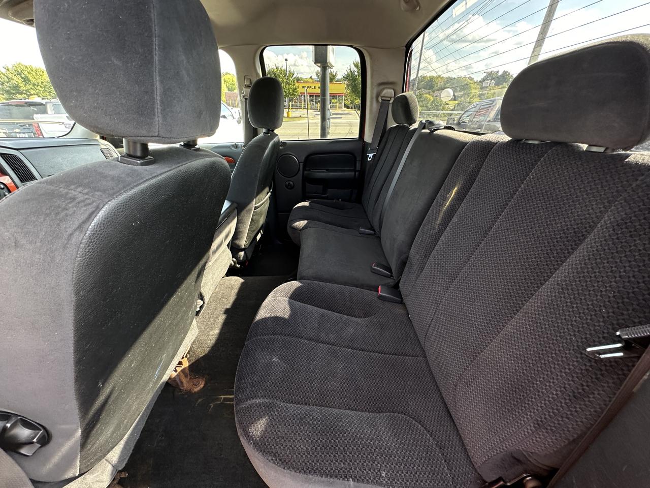 Dodge Ram 1500 4dr Quad Cab 140.5" WB SLT 2005