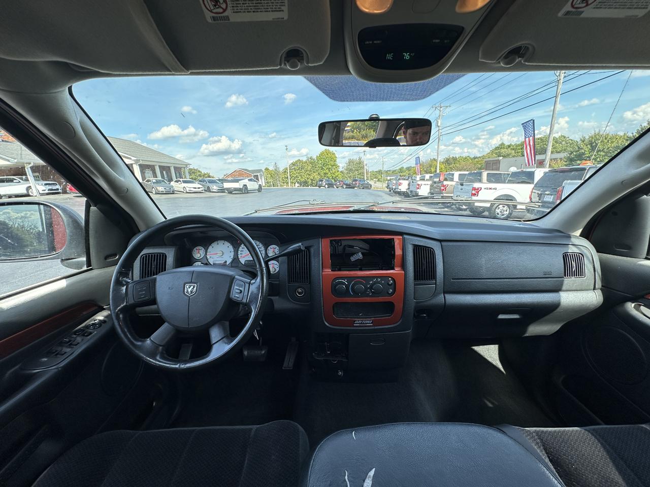 Dodge Ram 1500 4dr Quad Cab 140.5" WB SLT 2005