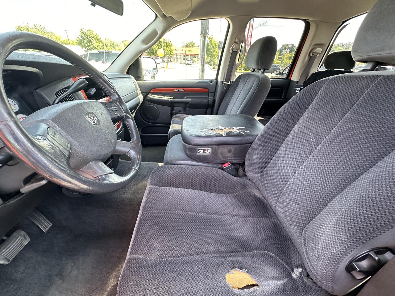 Dodge Ram 1500 4dr Quad Cab 140.5" WB SLT 2005