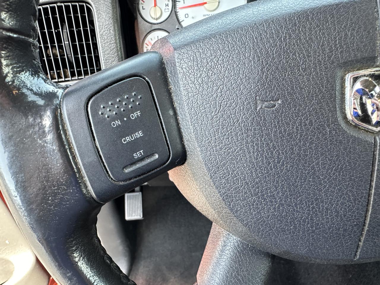 Dodge Ram 1500 4dr Quad Cab 140.5" WB SLT 2005