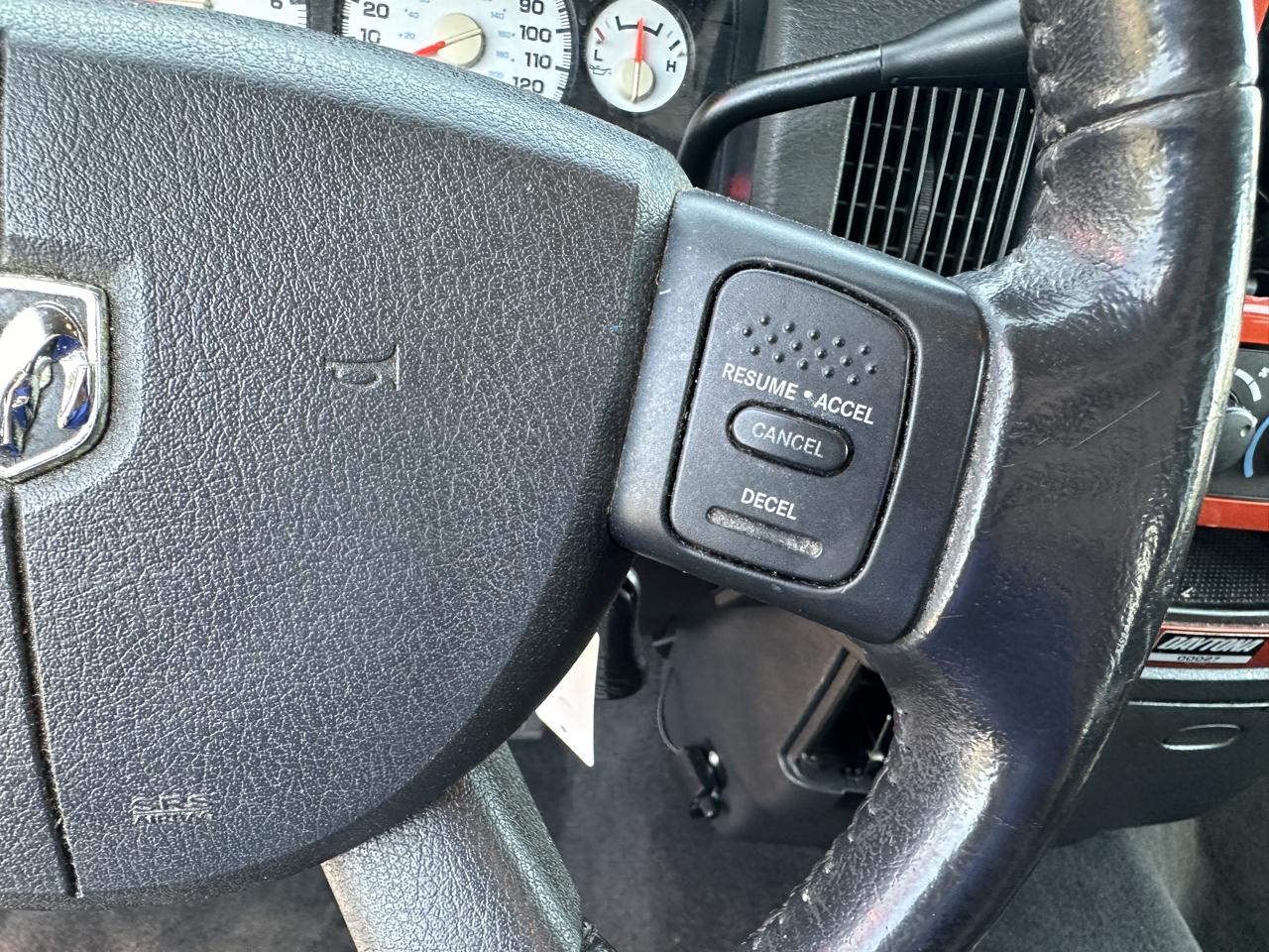 Dodge Ram 1500 4dr Quad Cab 140.5" WB SLT 2005