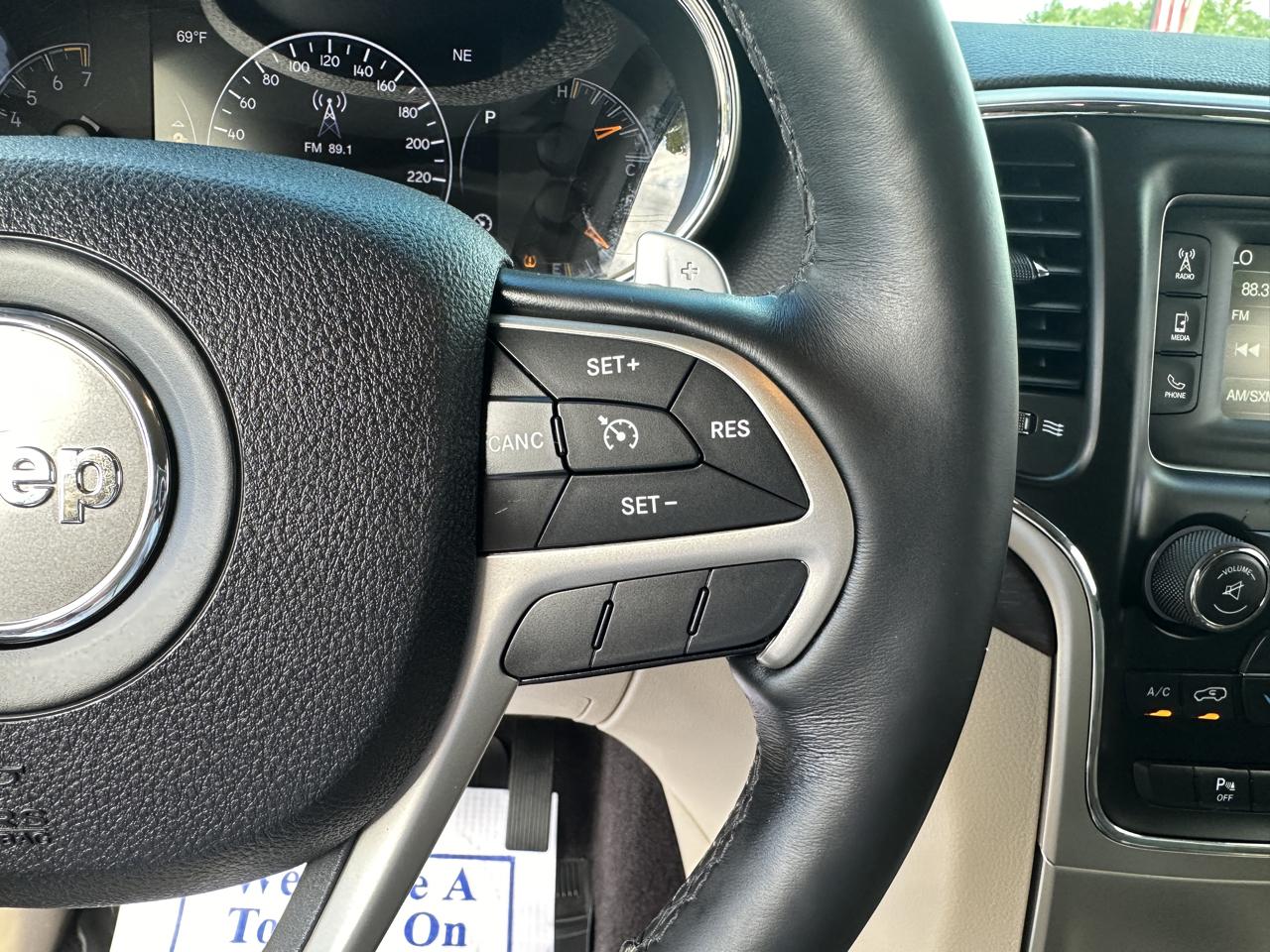 Jeep Grand Cherokee Laredo 4x4 2017