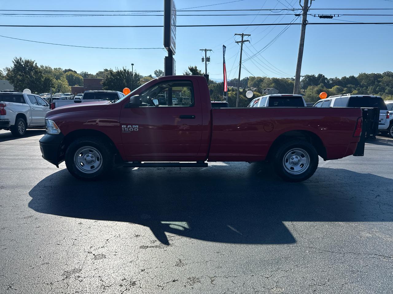 RAM 1500 Classic Tradesman 4x2 Reg Cab 8' Box 2019