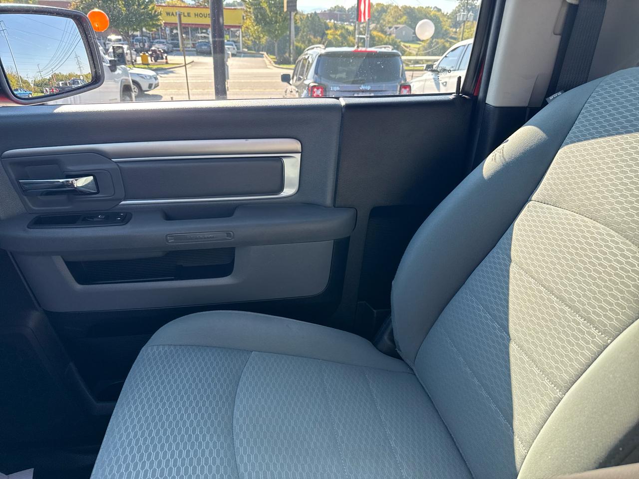 RAM 1500 Classic Tradesman 4x2 Reg Cab 8' Box 2019