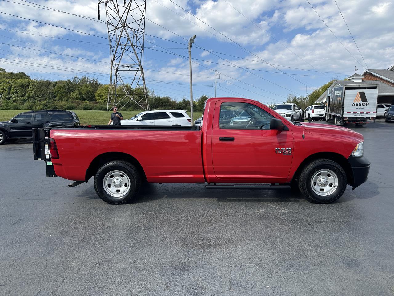 RAM 1500 Classic Tradesman 4x2 Reg Cab 8' Box 2019