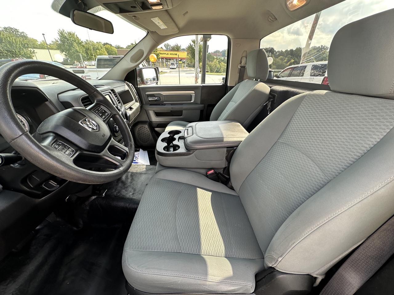 RAM 1500 Classic Tradesman 4x2 Reg Cab 8' Box 2019