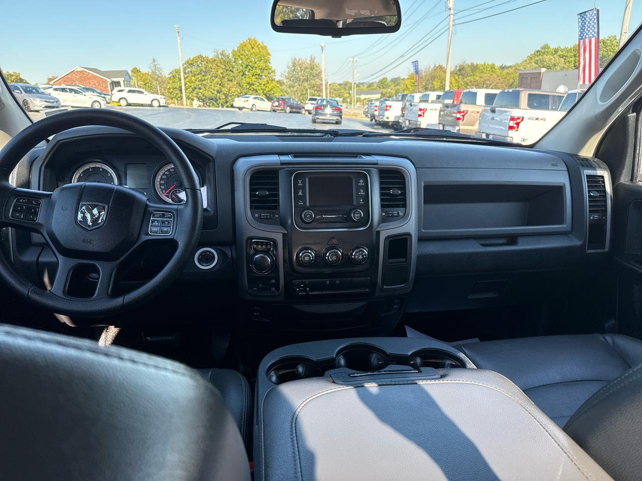 RAM 1500 4WD Quad Cab 140.5" Tradesman 2016