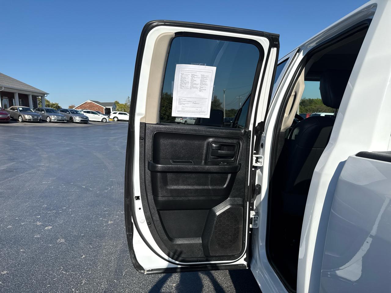RAM 1500 4WD Quad Cab 140.5" Tradesman 2016