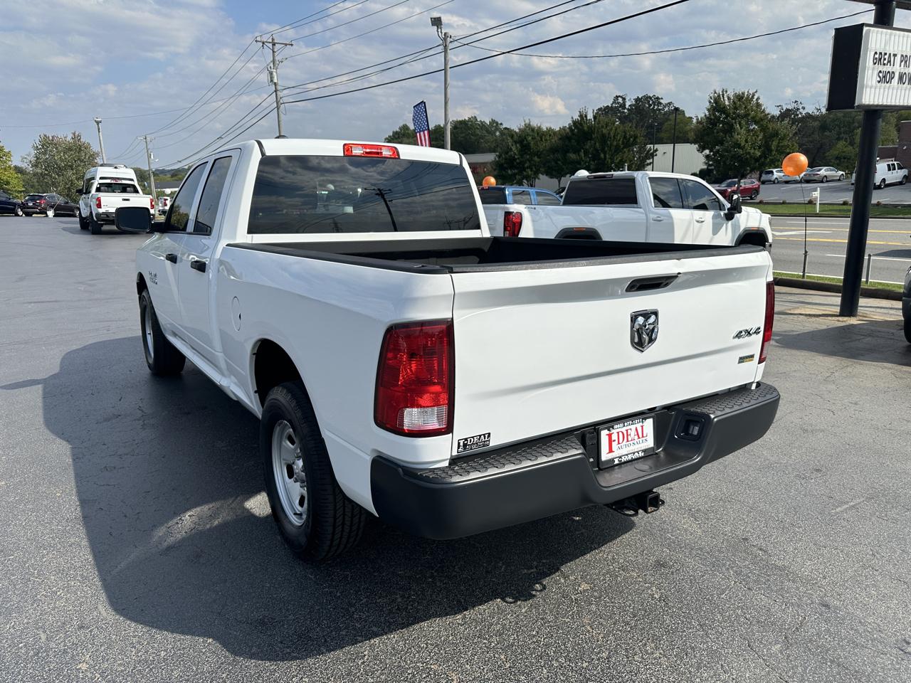 RAM 1500 4WD Quad Cab 140.5" Tradesman 2016