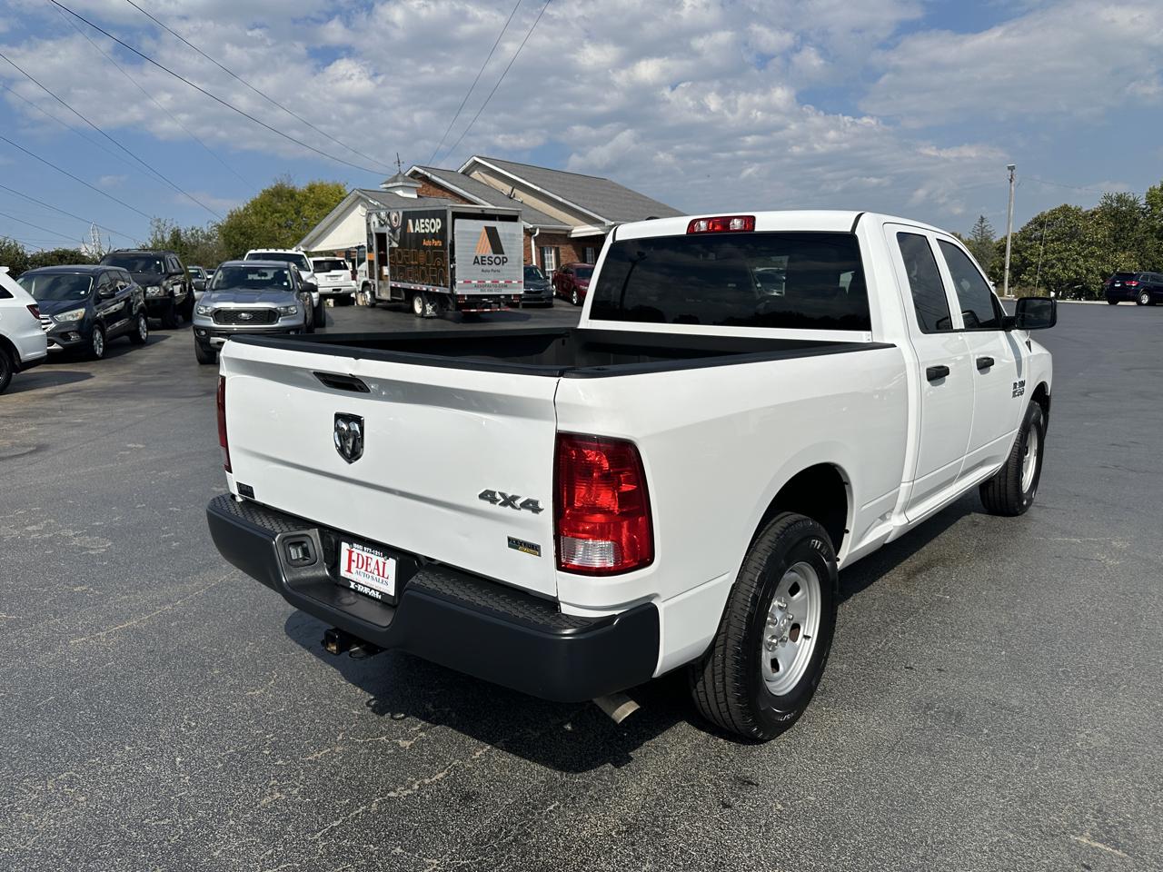 RAM 1500 4WD Quad Cab 140.5" Tradesman 2016