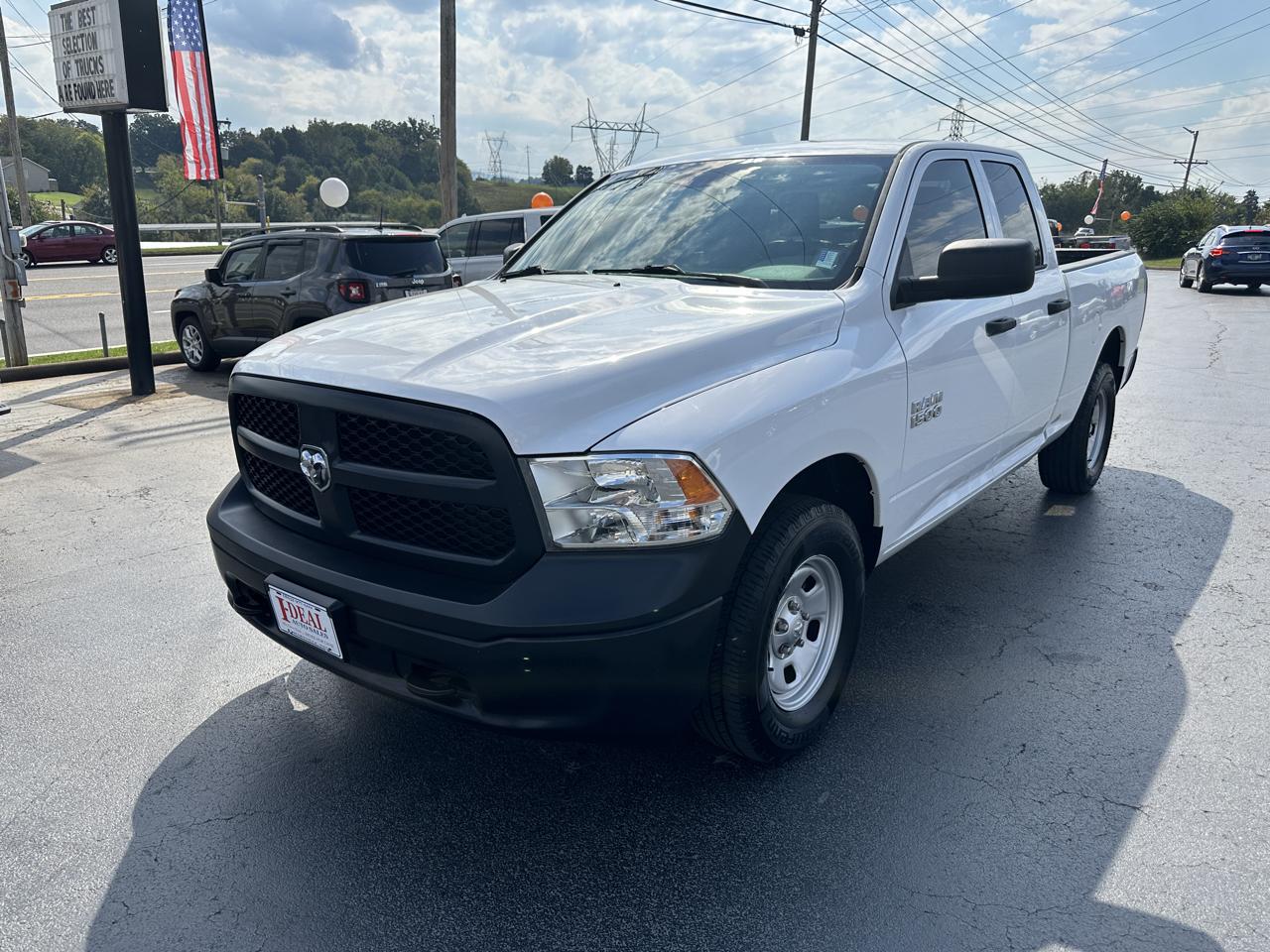 RAM 1500 4WD Quad Cab 140.5" Tradesman 2016