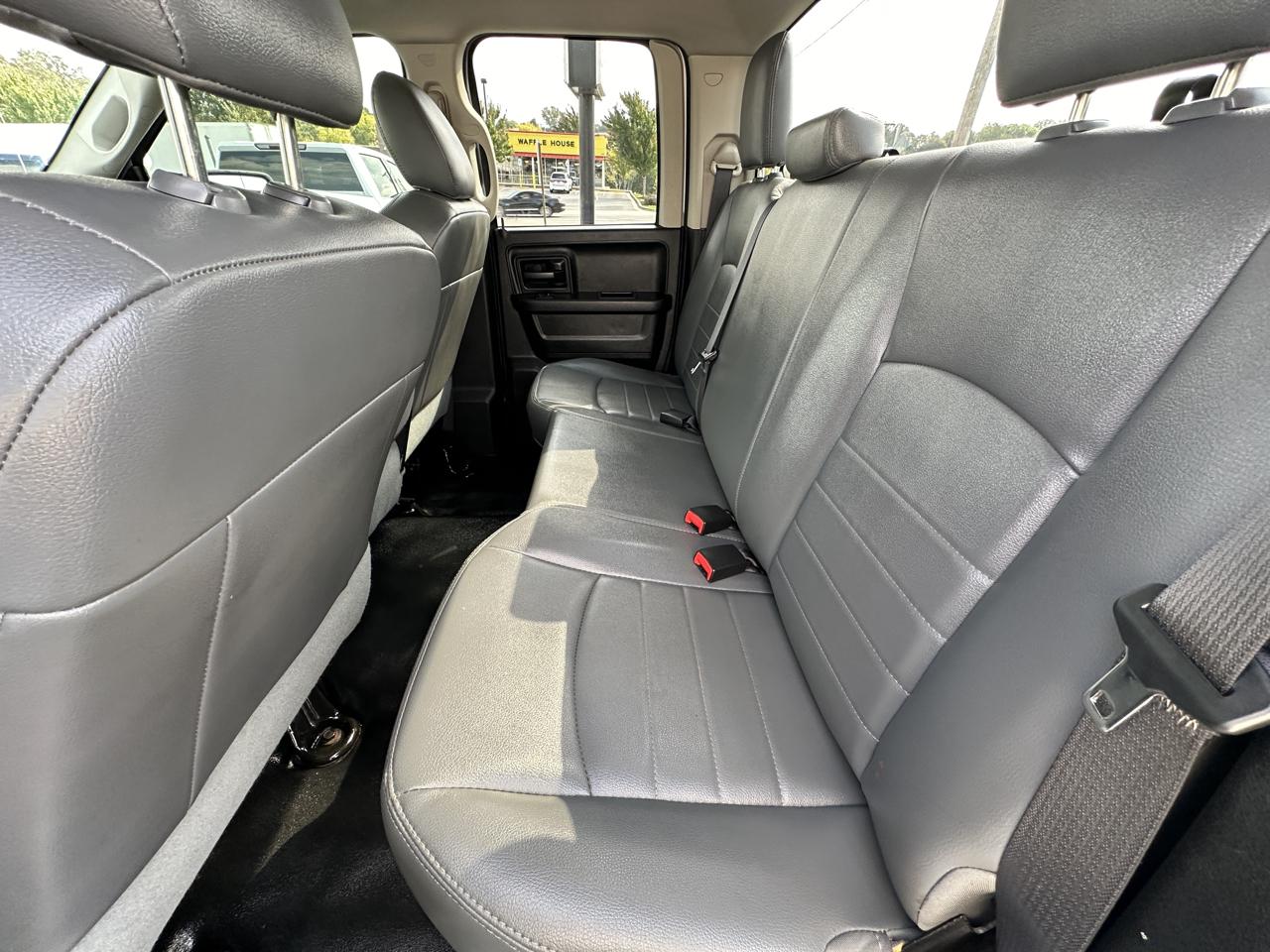 RAM 1500 4WD Quad Cab 140.5" Tradesman 2016