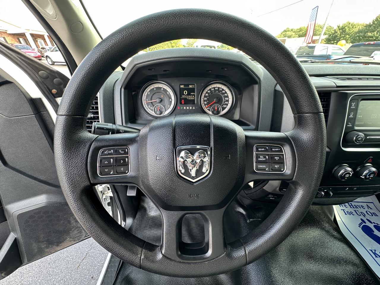 RAM 1500 4WD Quad Cab 140.5" Tradesman 2016