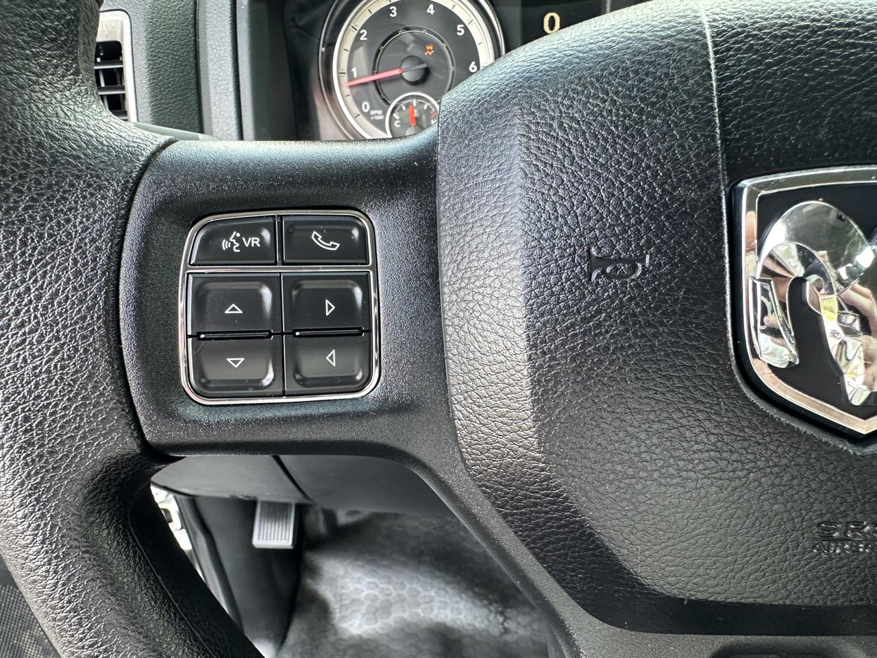 RAM 1500 4WD Quad Cab 140.5" Tradesman 2016