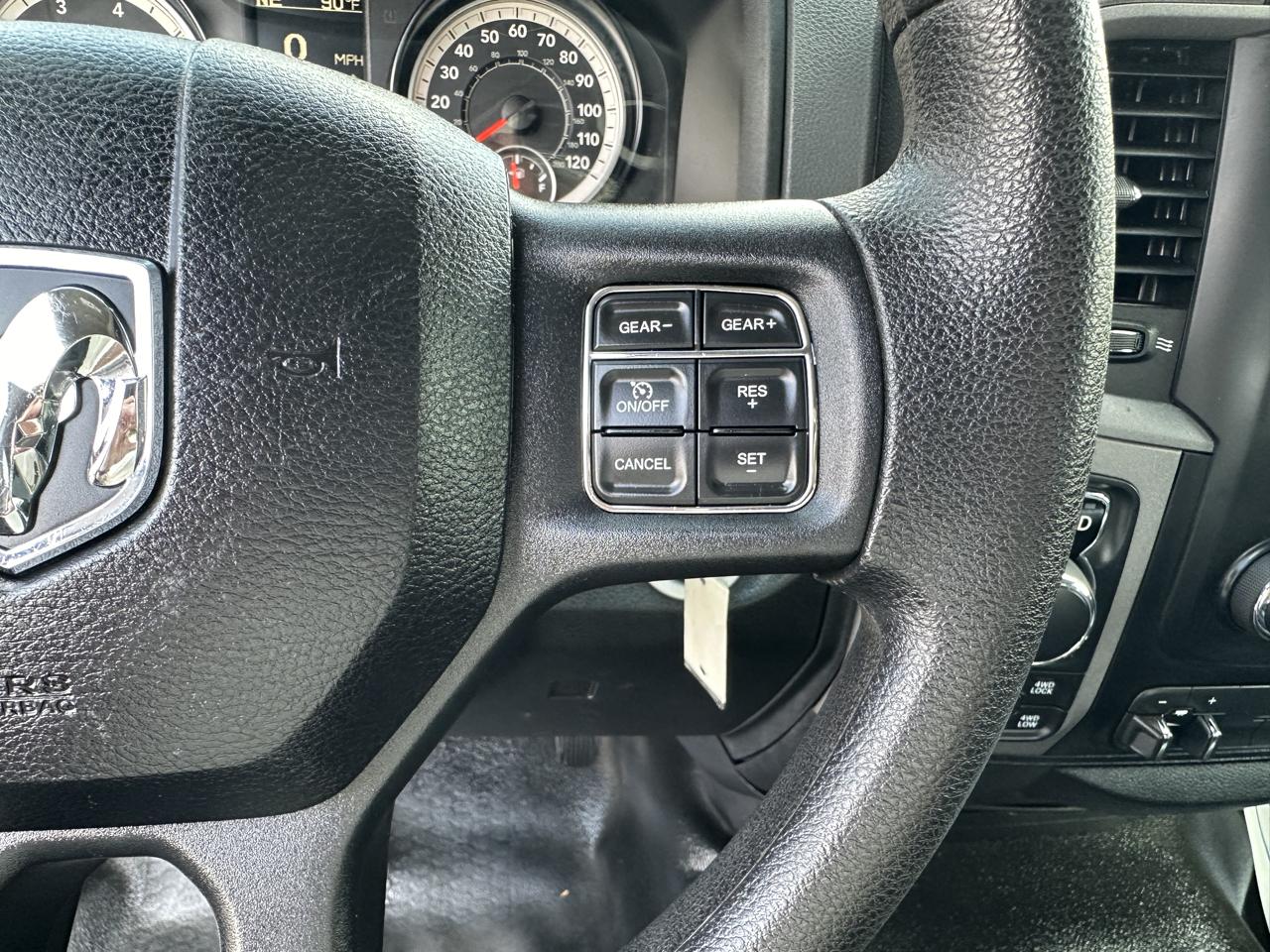 RAM 1500 4WD Quad Cab 140.5" Tradesman 2016