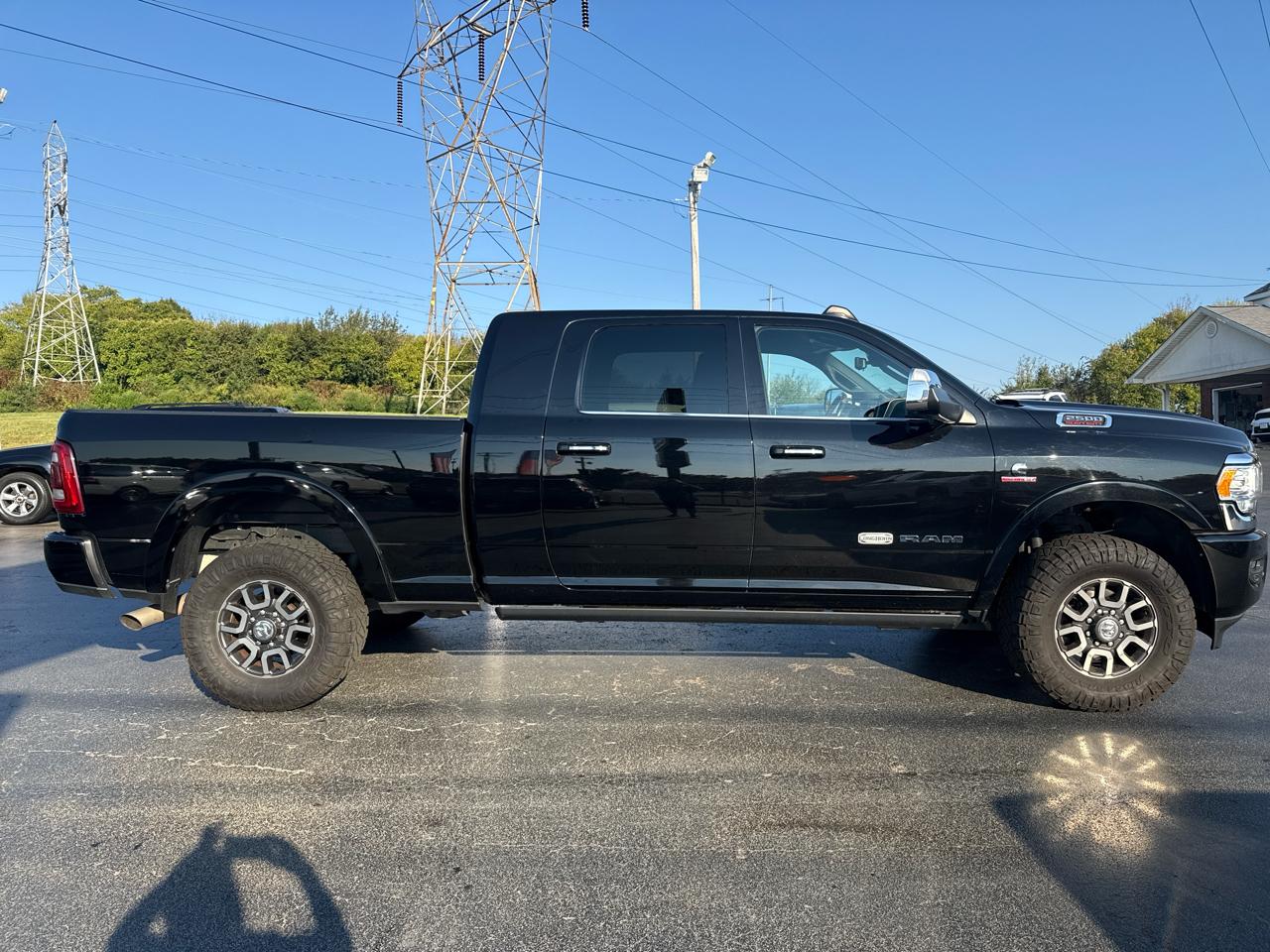 RAM 2500 Longhorn 4x4 Mega Cab 6'4" Box 2022