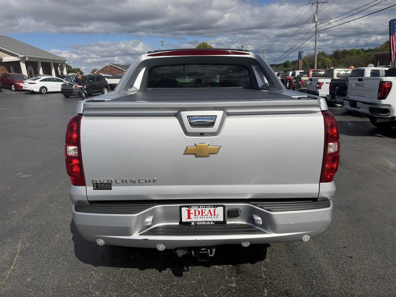 Chevrolet Avalanche 4WD Crew Cab LT 2013
