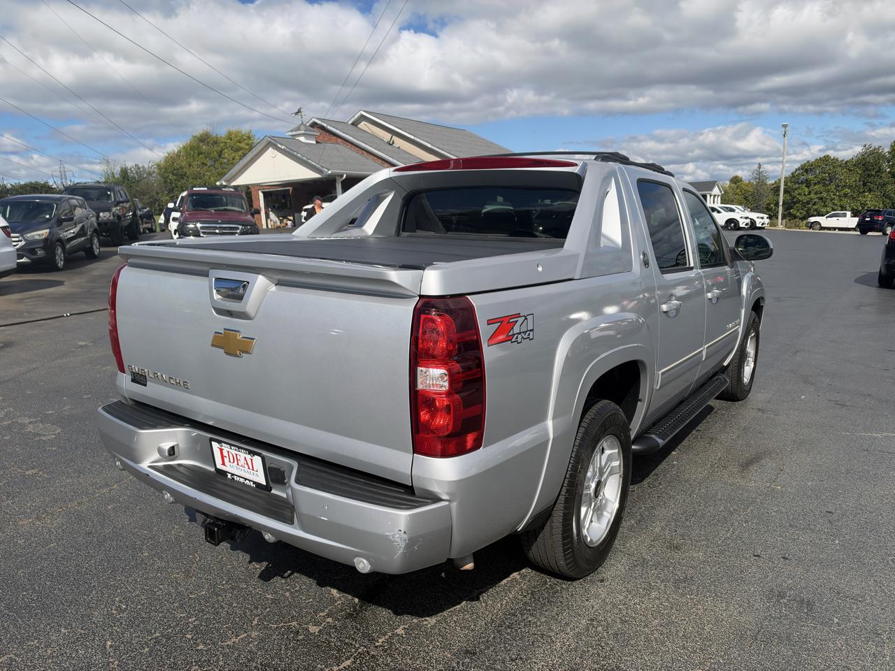 Chevrolet Avalanche 4WD Crew Cab LT 2013