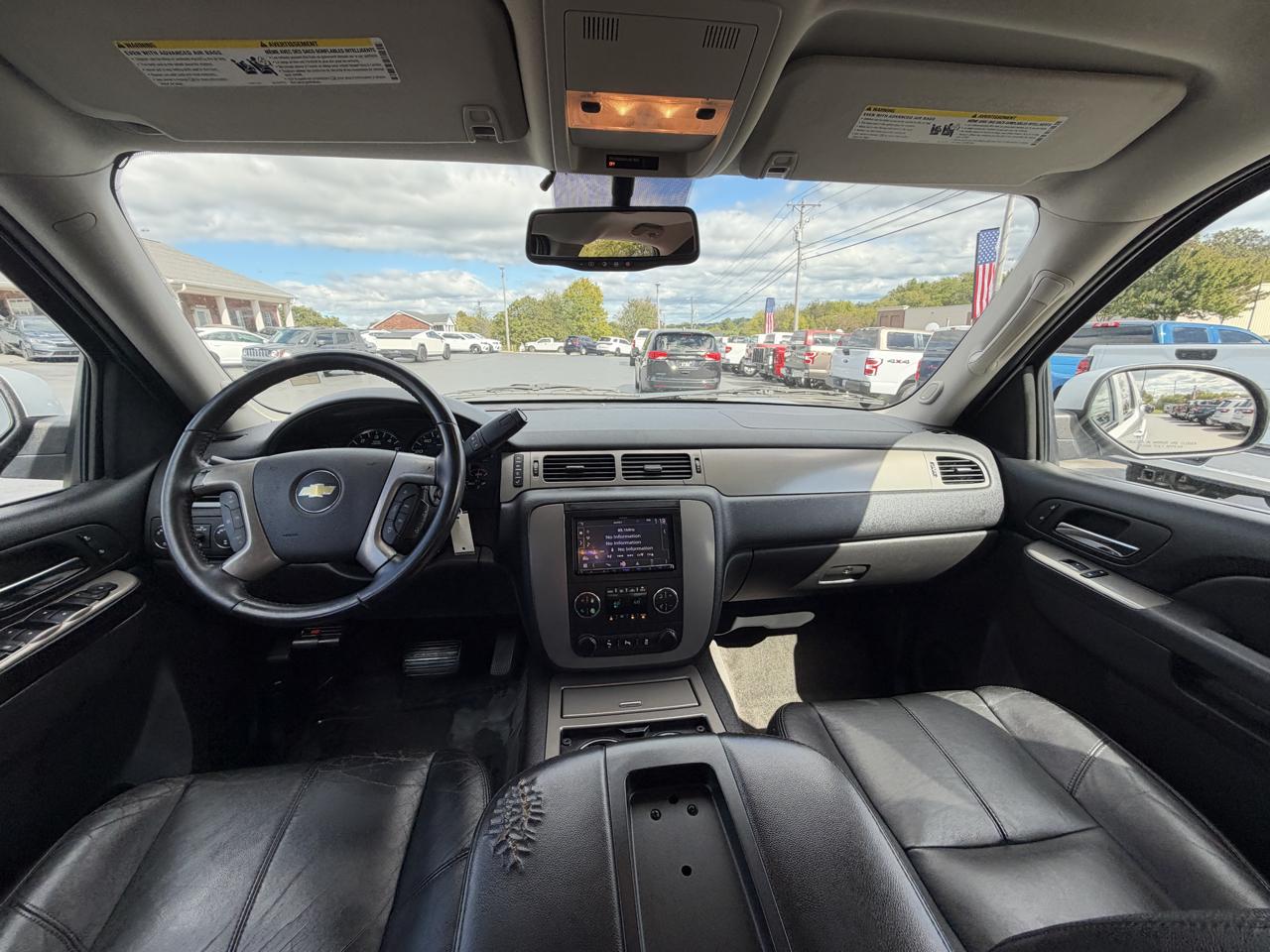 Chevrolet Avalanche 4WD Crew Cab LT 2013
