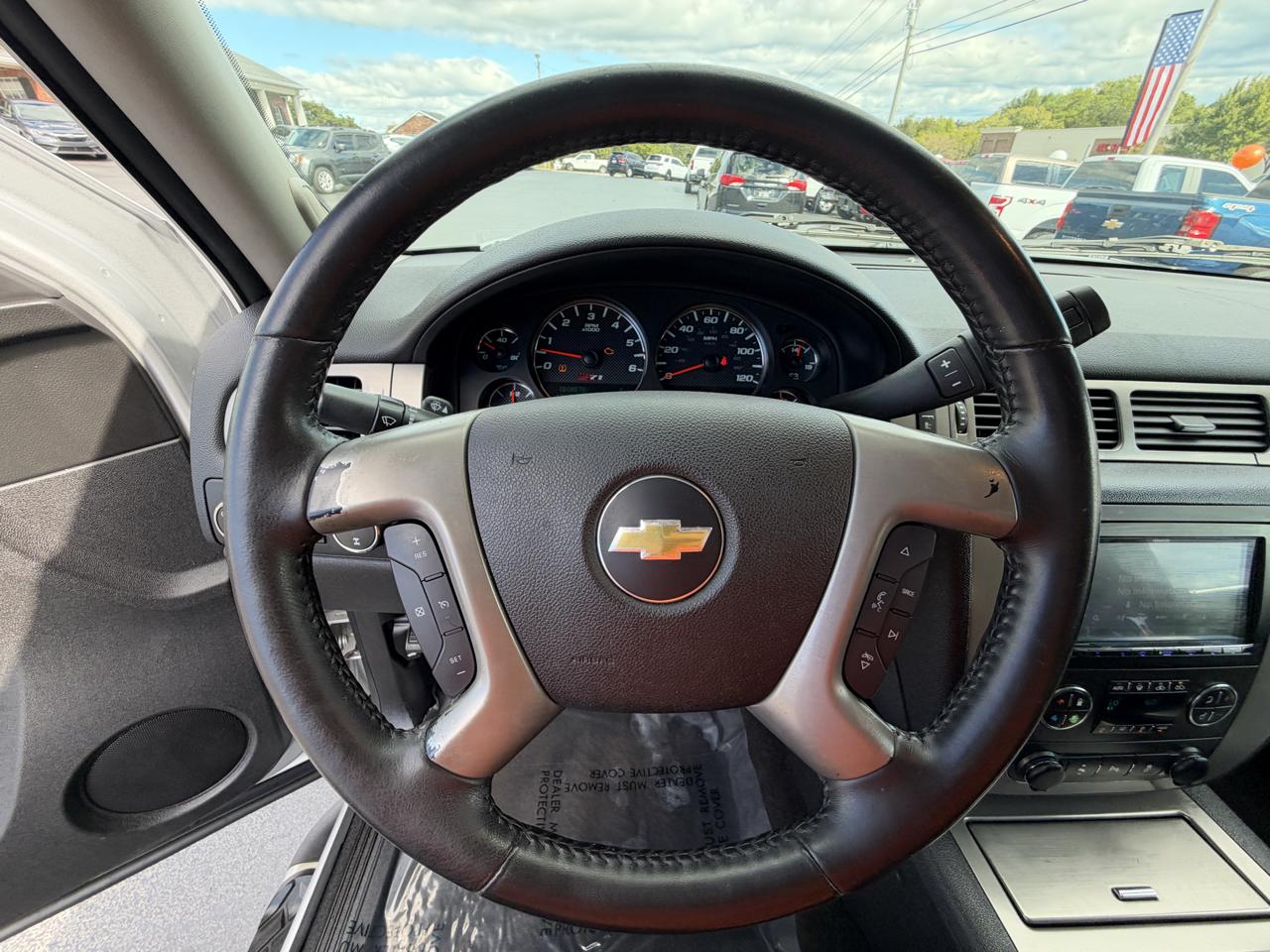 Chevrolet Avalanche 4WD Crew Cab LT 2013