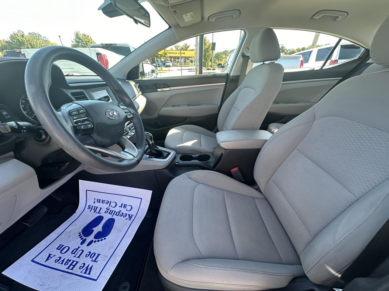 Hyundai Elantra SE IVT 2020