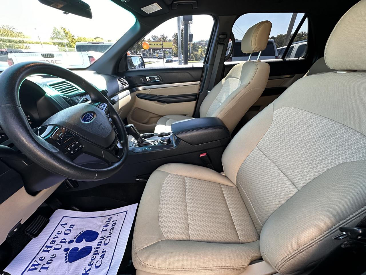 Ford Explorer Base 4WD 2017