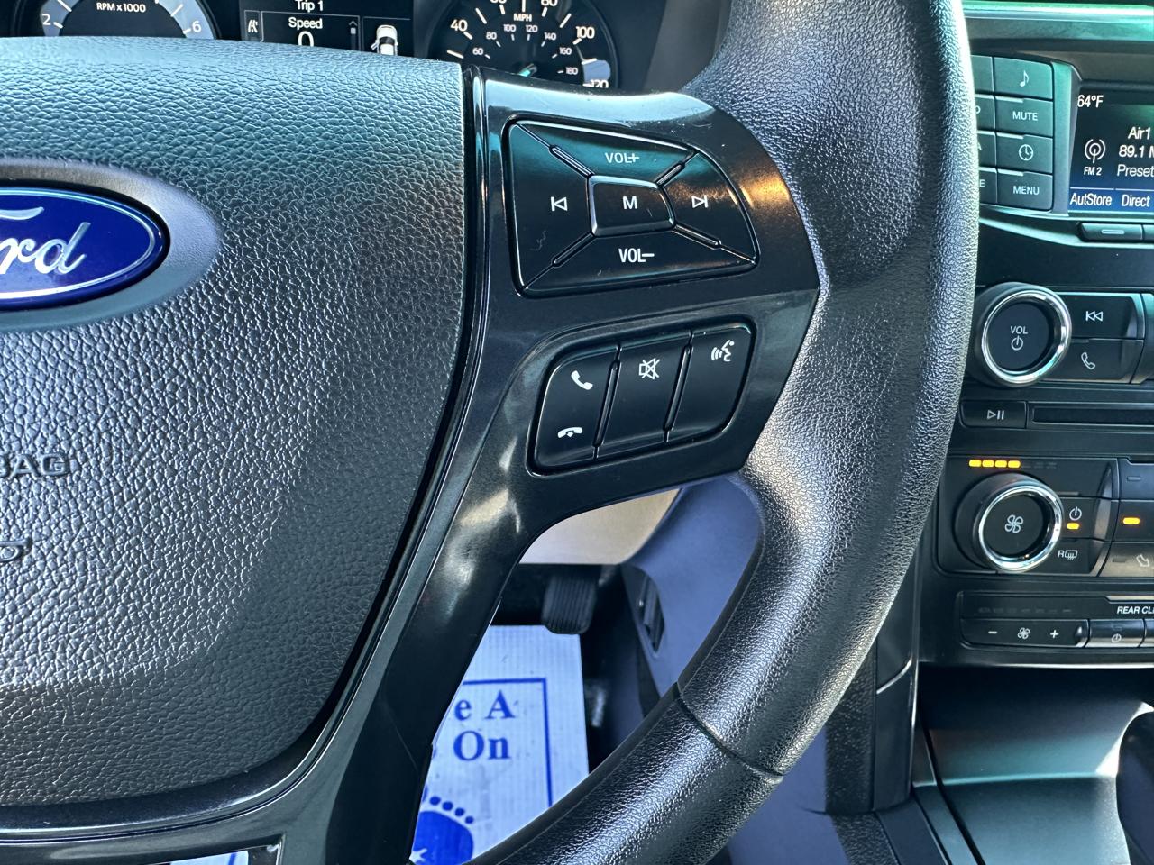 Ford Explorer Base 4WD 2017