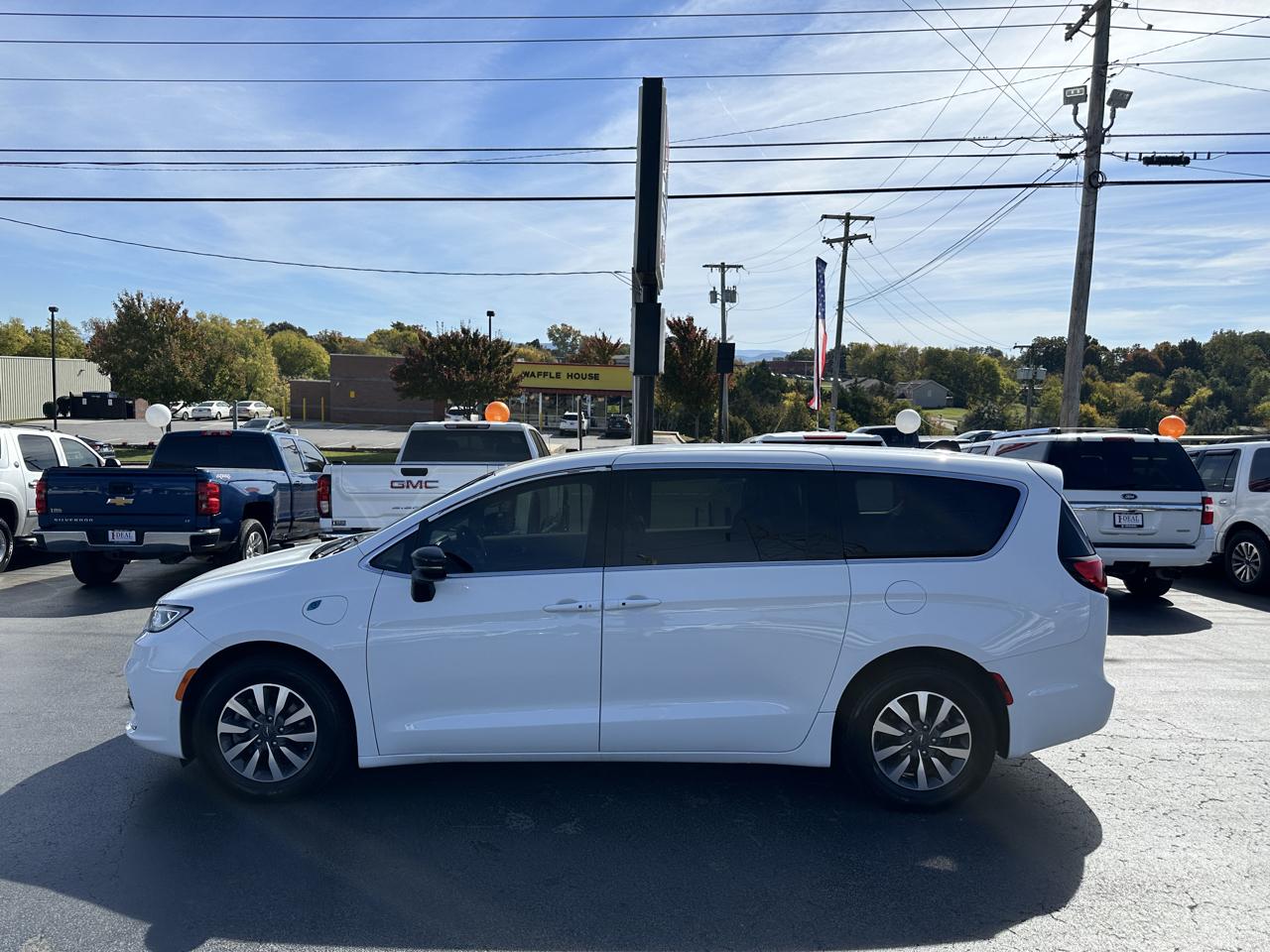 Chrysler Pacifica Hybrid Select FWD 2024