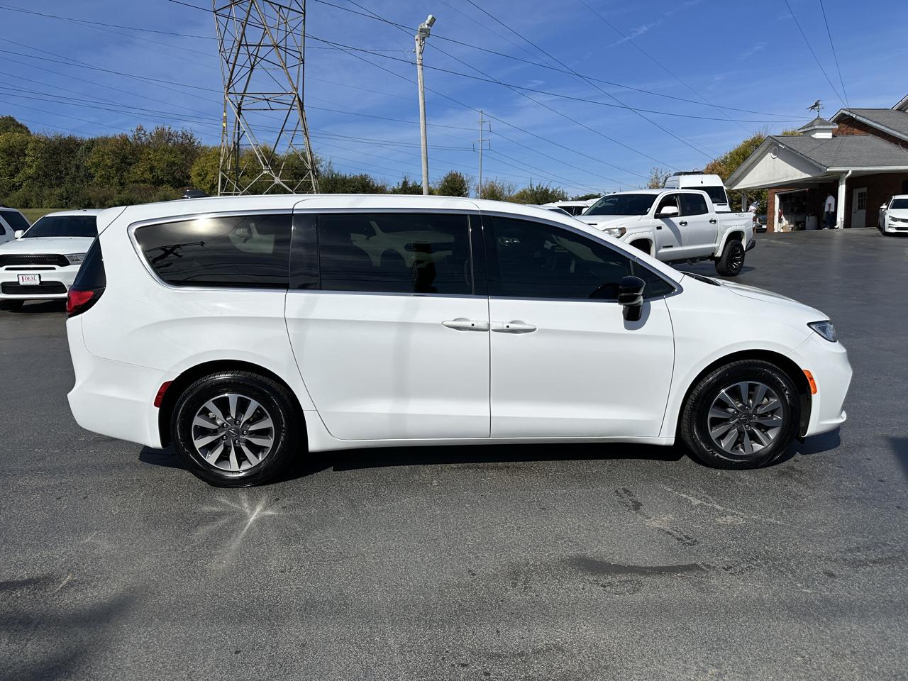 Chrysler Pacifica Hybrid Select FWD 2024